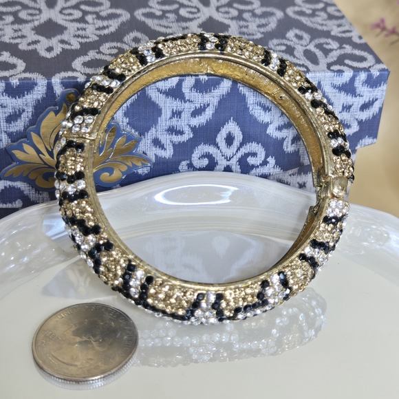 Vintage Leopard Rhinestone Hinged Bangle Bracelet - Picture 2 of 4